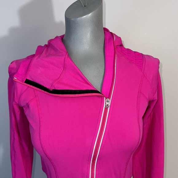 Lululemon Run: For It Pullover - Picture 3 of 15